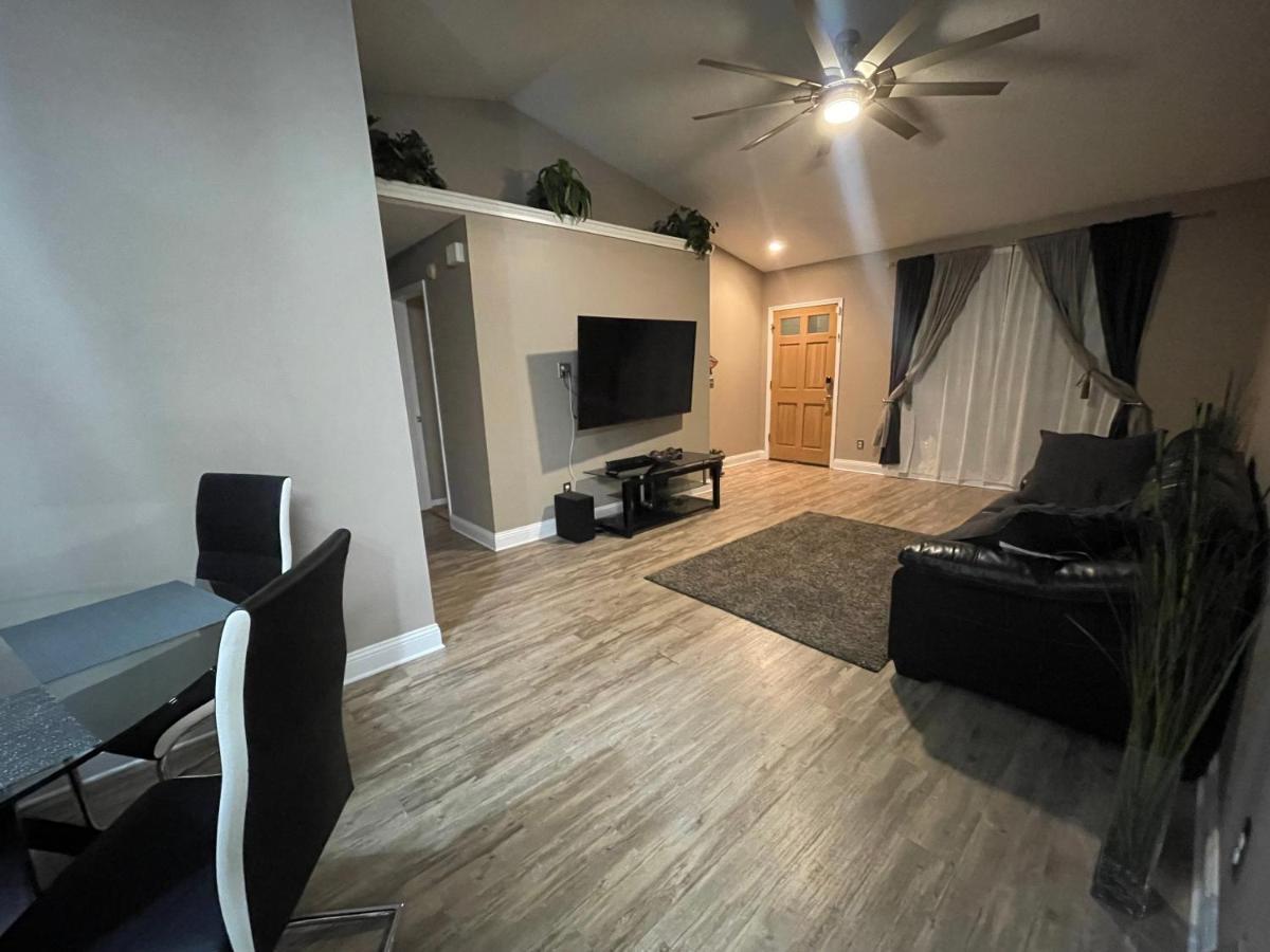 Cozy 3 Bedroom Home Close To Everything In Tampa! Bagian luar foto