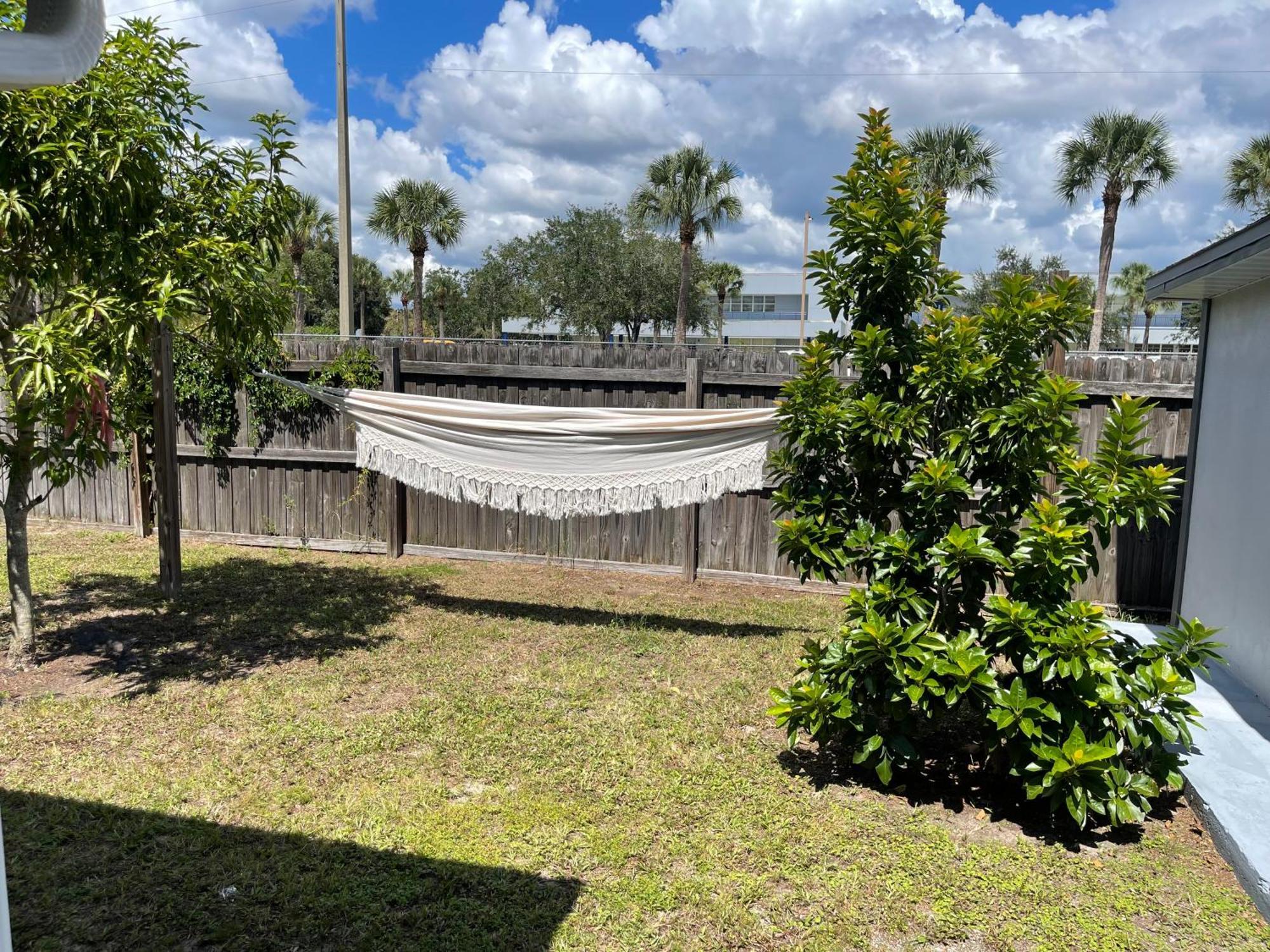 Cozy 3 Bedroom Home Close To Everything In Tampa! Bagian luar foto