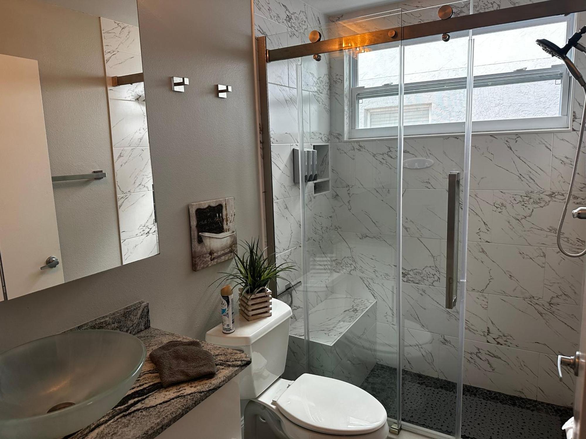 Cozy 3 Bedroom Home Close To Everything In Tampa! Bagian luar foto